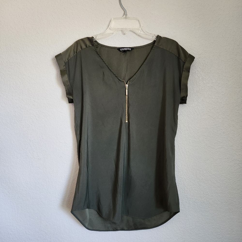 Elegant Women's Green Top